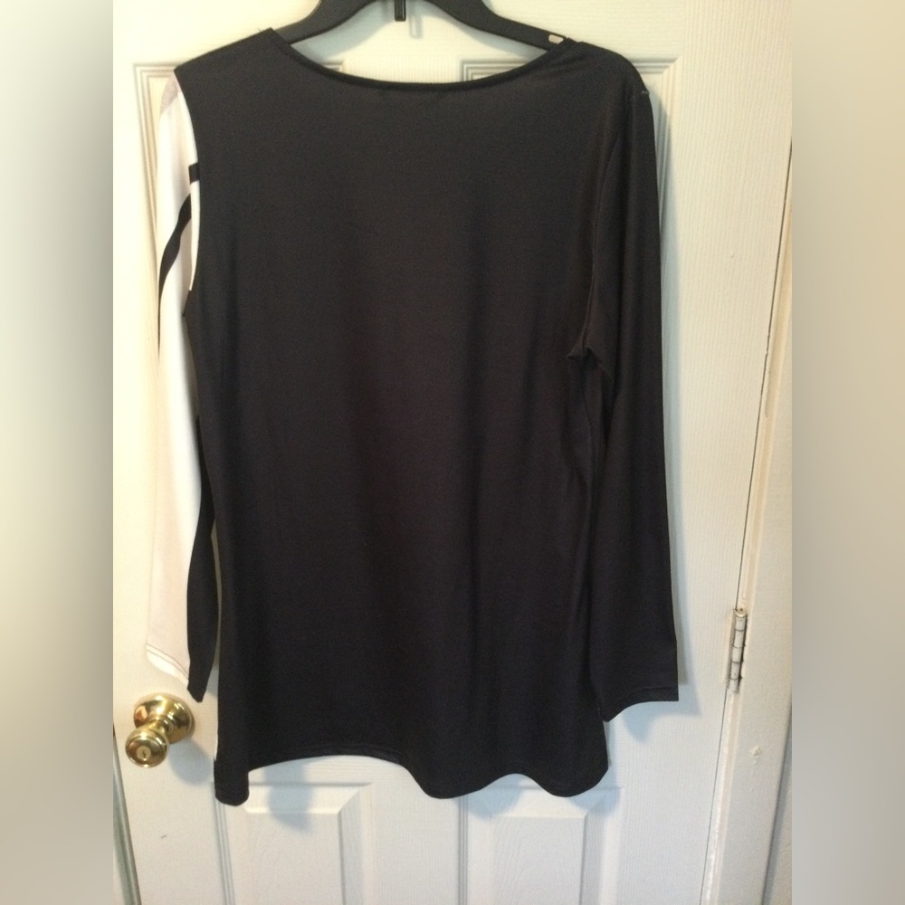 Narcona polyester blouse. - Picture 2 of 2